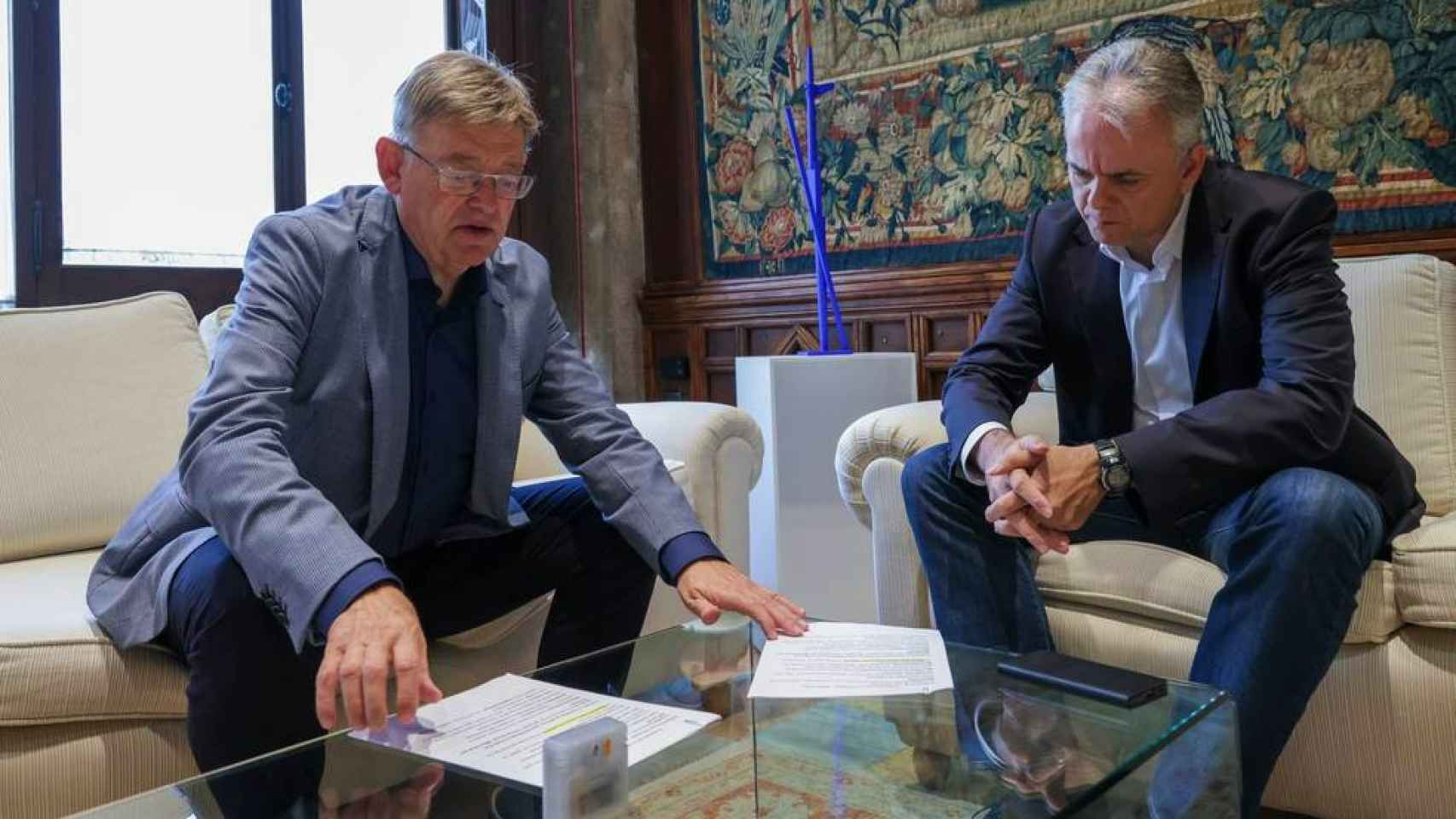 Ximo Puig y Héctor Illueca, en el Palau de la Generalitat. EE