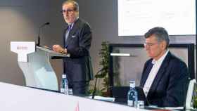 Héctor Grisi, consejero delegado de Santander, y José García Cantera, director financiero, durante la presentación de resultados del banco celebrada en abril.