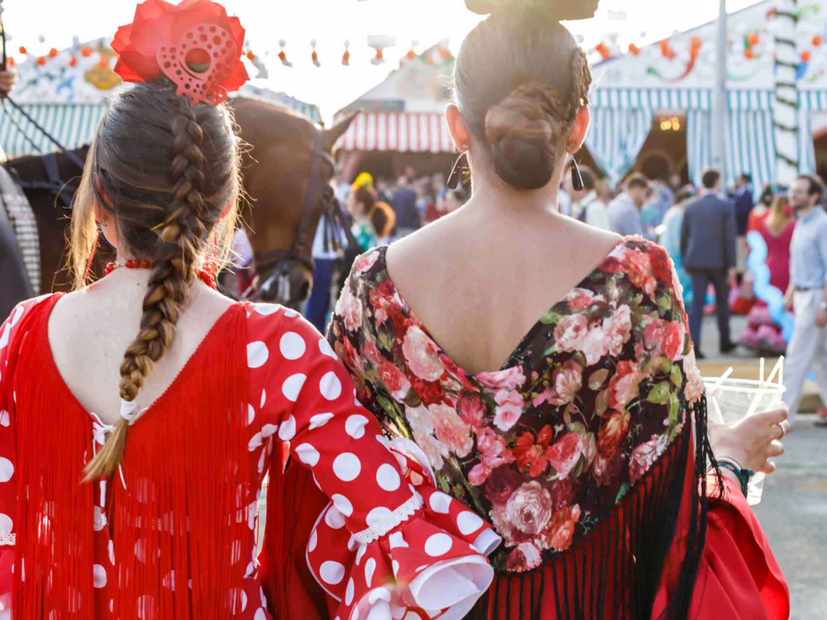 Dos flamencas en la Feria de Sevilla.