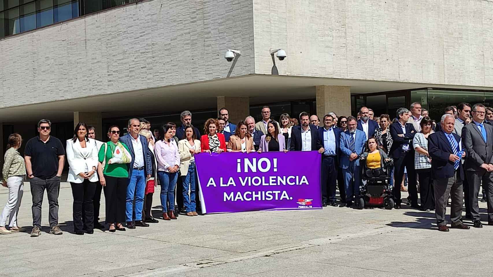El PSOE durante los minutos de silencio en las Cortes