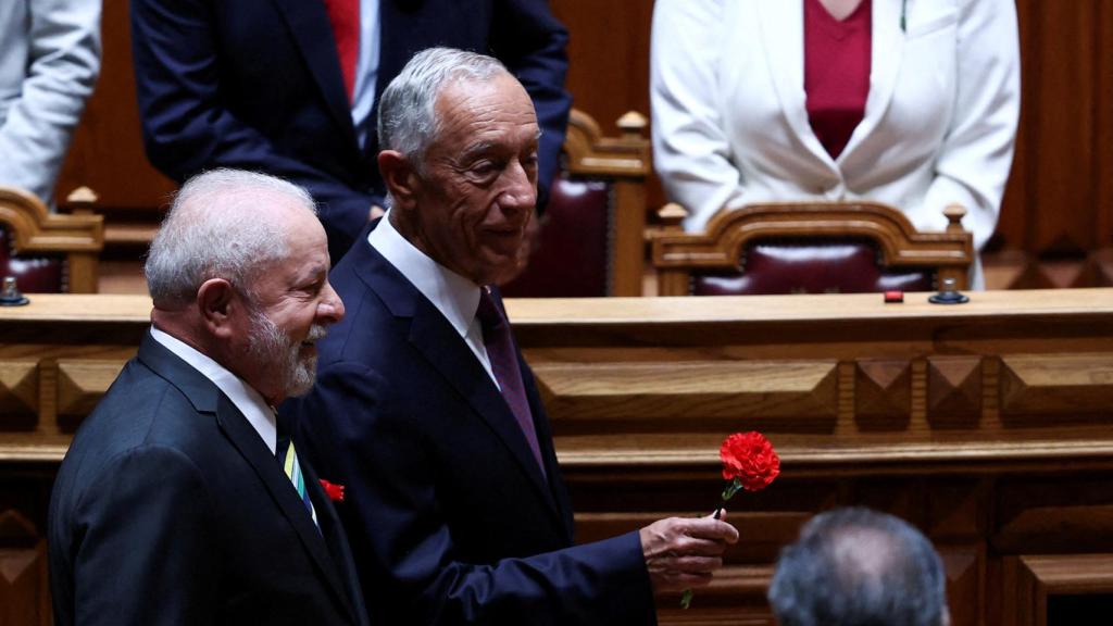 Rebelo de Sousa con el presidente de Brasil, Luiz Inácio Lula da Silva, en conmemoración del 25 de abril.