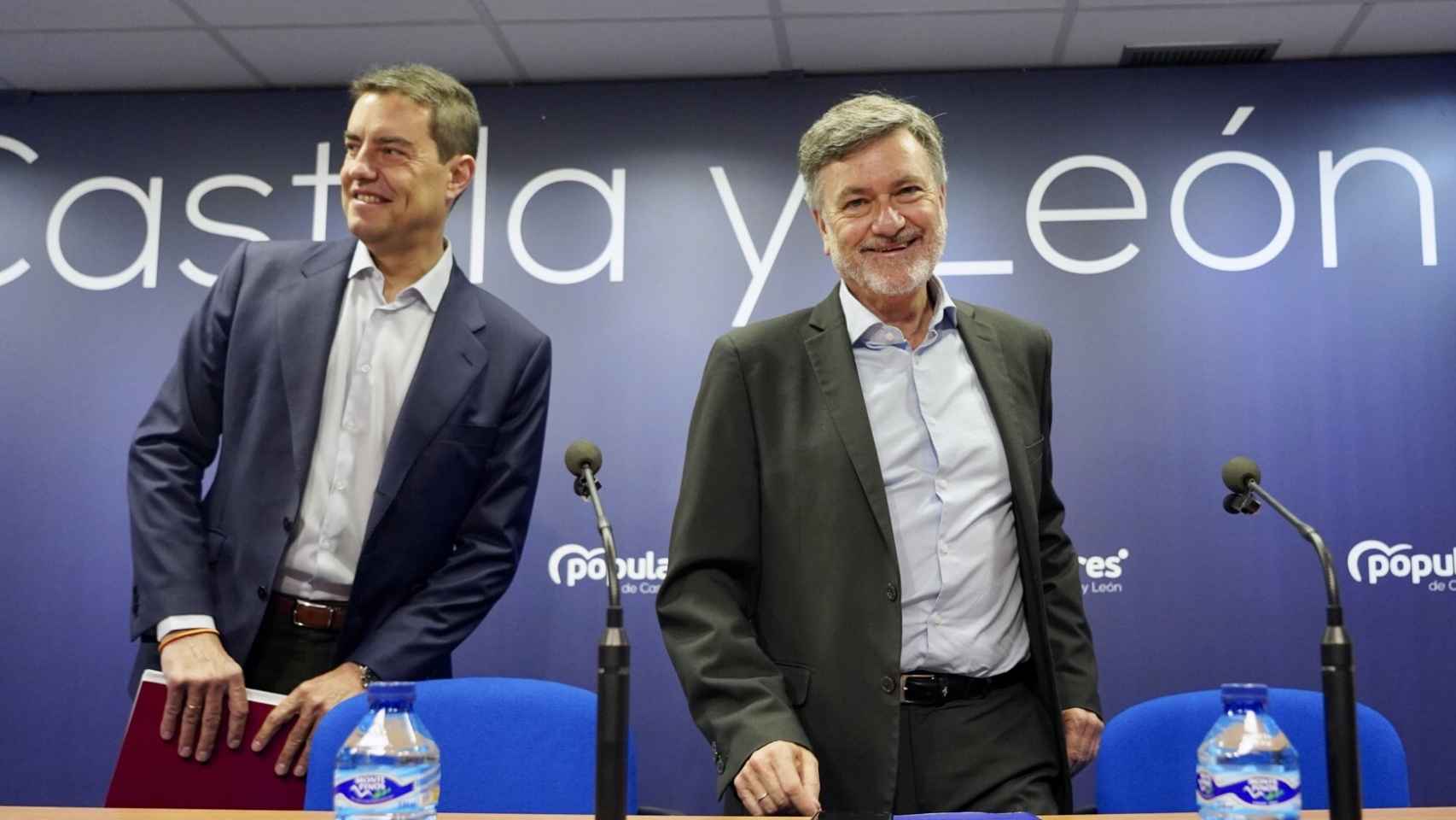 El Partido Popular del Castilla y León informa sobre las candidaturas que se presentan a las elecciones del 28 de mayo. En la imagen, Francisco Vázquez y Ángel Ibáñez