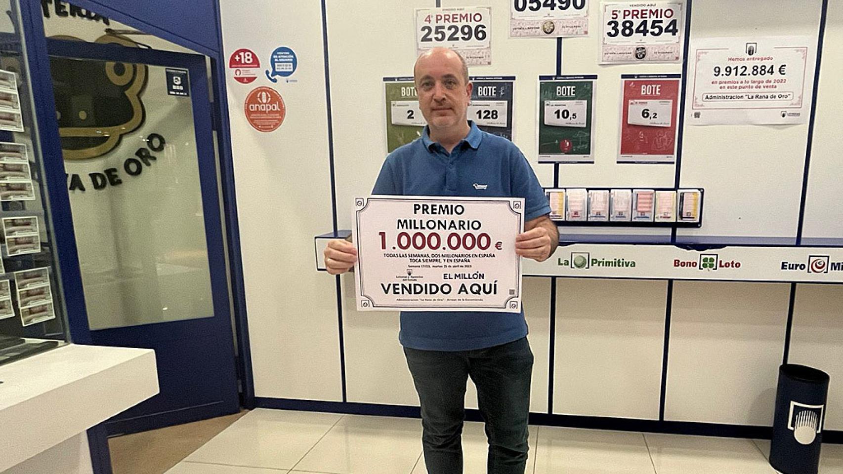 Luis Vázquez, dueño de la administración de loterías La Rana de Oro en Río Shopping
