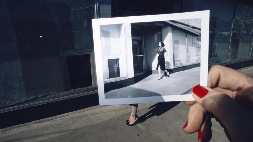 Guy Bourdin: 'Charles Jourdan', 1978. © The Guy Bourdin Estate / Cortesía: Louise Alexander Gallery