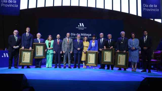 Autoridades y premiados con la Medalla de Oro en el Día de la Provincia de Málaga.