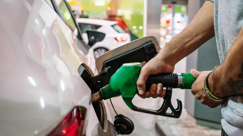 La nueva gasolina estaría disponible en surtidores normales