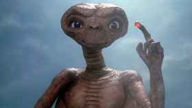 “Ninguna película debe ser revisada según los estándares actuales”: Spielberg se arrepiente de tocar ‘E.T. el extraterrestre’