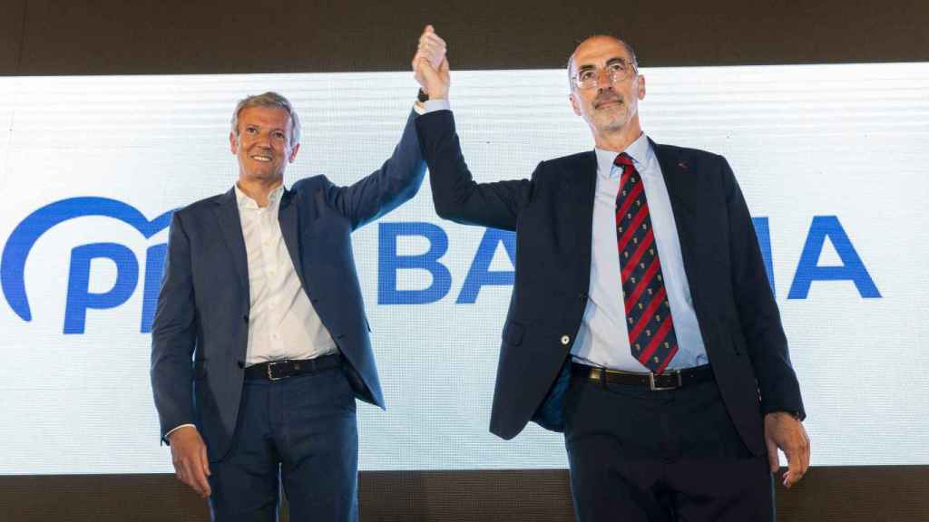 Rueda acompaña a Almuiña en la presentación de su candidatura para Baiona.