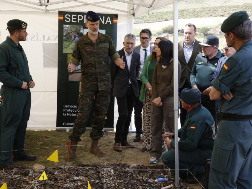 Visita del rey Felipe VI al refugio 'El Mellizo' de Navacepeda de Tormes, en Ávila.