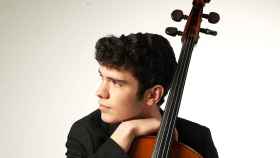 El violoncelista Alejandro Gómez actuará en Alcoy y Novelda.