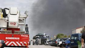 Foto del incendio en el desguace de Carboneras de Frentes, Soria