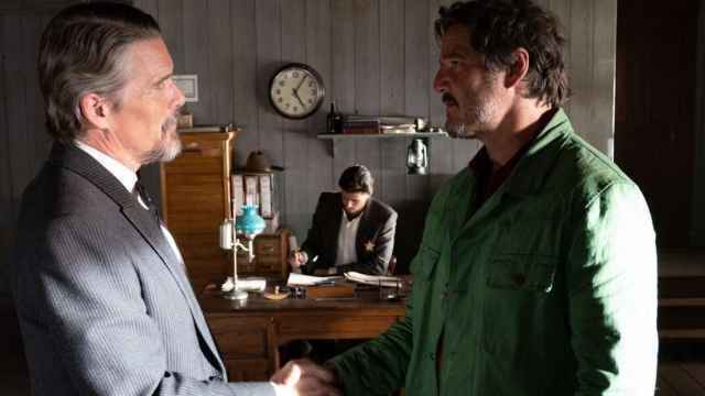 Ethan Hawke y Pedro Pascal en 'Extraña forma de vida', el 'western' de Pedro Almodóvar