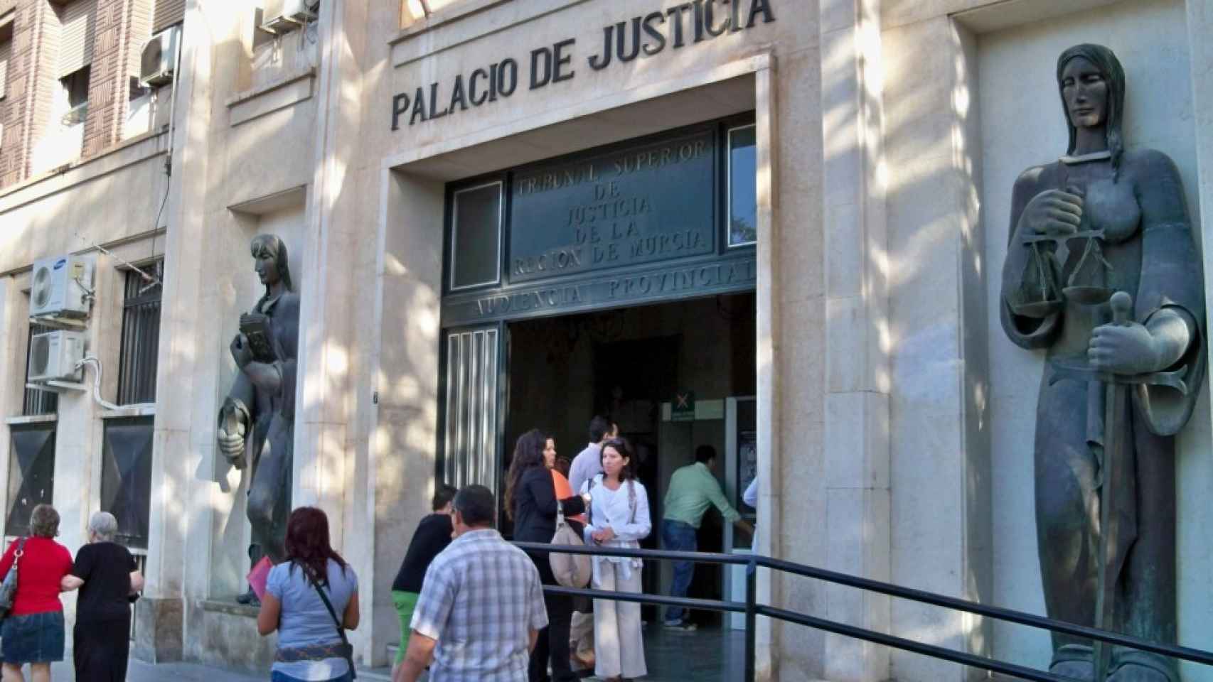 Fachada de la Audiencia Provincial de Murcia.