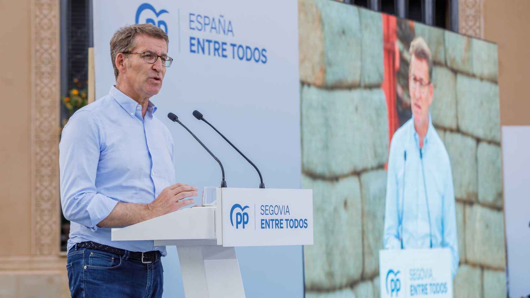 El presidente del PP, Alberto Núñez Feijóo, durante el acto preelectoral celebrado en Segovia.