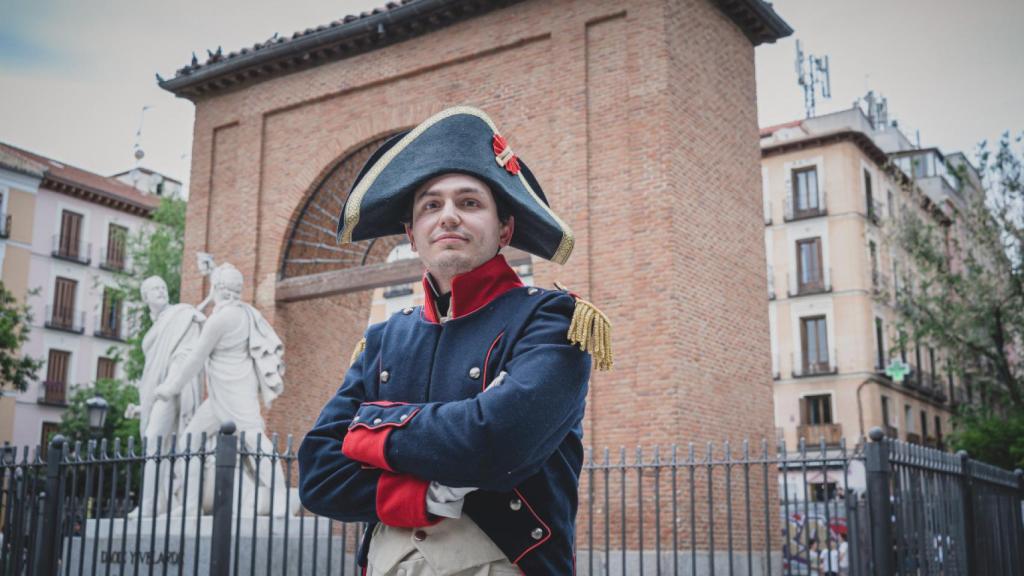 Carlos Liñán, miembro de la Asociación Histórico-Cultural Voluntarios de Madrid 1808-1814, caracterizado como Luis Daoiz.