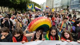 Un grupo de personas reivindican los derechos del colectivo LGTBIQ+ durante una manifestación