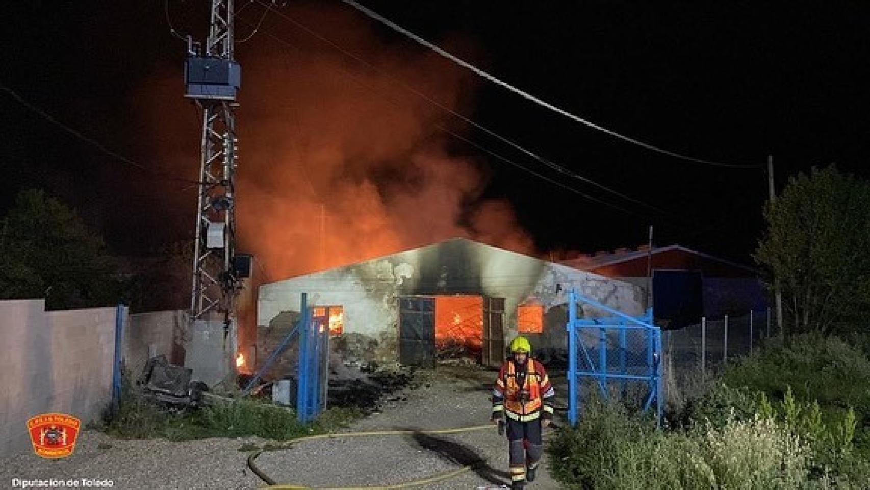 Incendio en Lominchar. Foto: Consorcio Provincial de Extinción de Incendios y Salvamentos de Toledo.