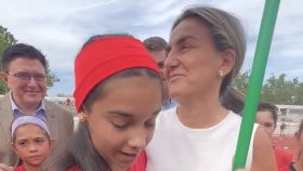 Una niña emociona a la alcaldesa de Toledo dedicándole una canción: Directo al corazón