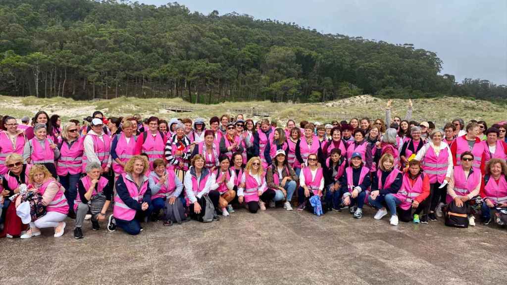 Jornada de convivencia en las Illas Cíes con 500 mujeres de la provincia.