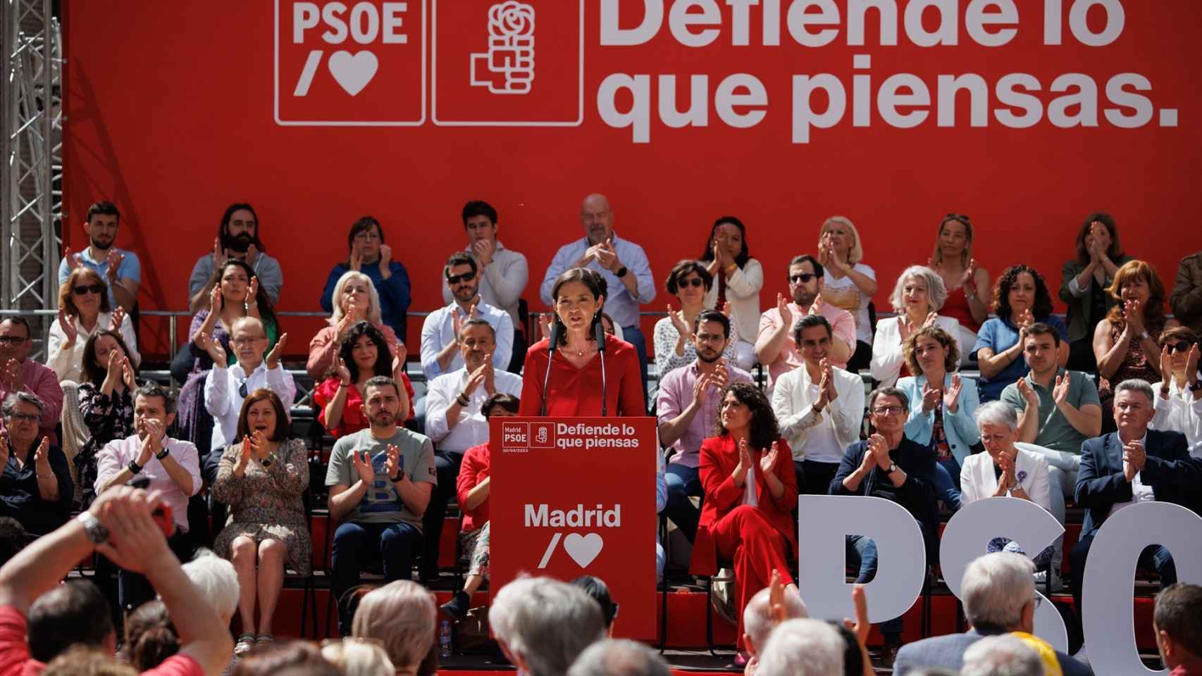 Reyes Maroto con todo su equipo en la candidatura municipal del PSOE al Ayuntamiento de Madrid.
