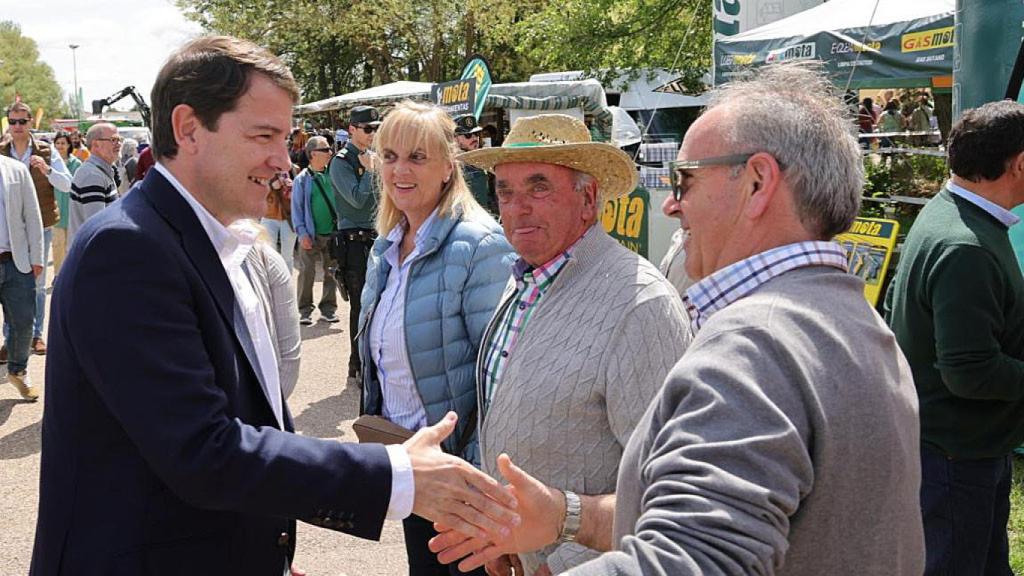 Alfonso Fernández Mañueco inaugurando la feria en Lerma