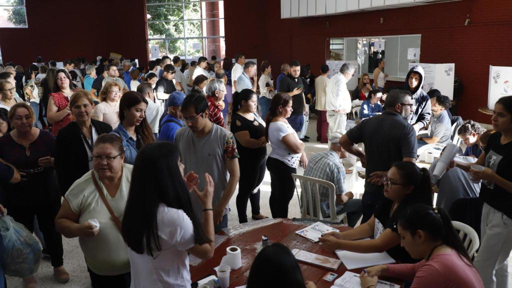 Un colegio electoral, durante las elecciones de este 30 de abril en Paraguay