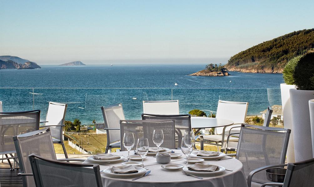 Vistas de la playa de Area desde la terraza del restaurante Nito (foto: Restaurante Nito)