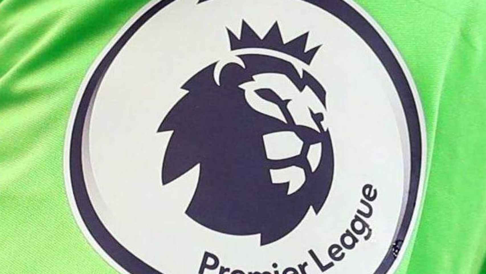 Logo de la Premier League en una camiseta