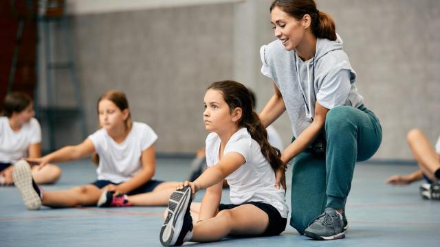 deporte niña estiramiento flexibilidad