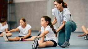 deporte niña estiramiento flexibilidad