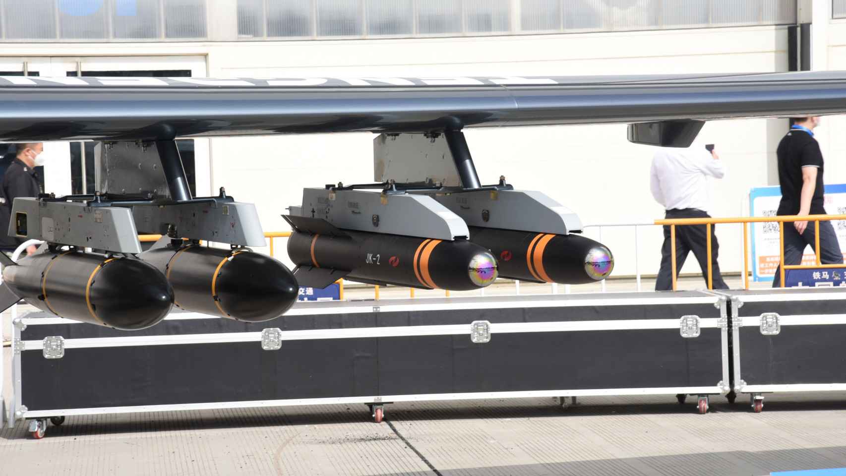 Misiles a bordo del dron Escorpión