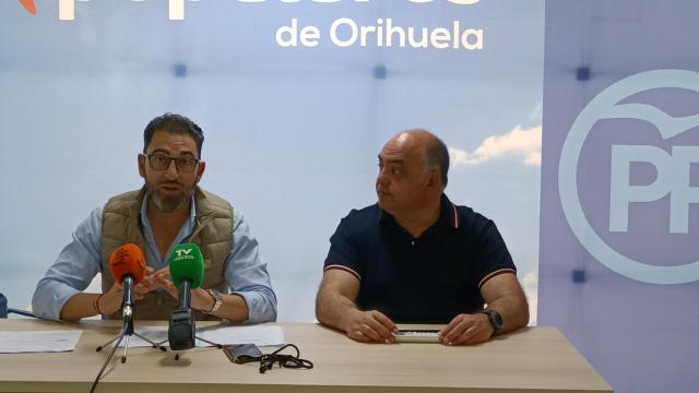 Los dirigentes del PP en la rueda de prensa ofrecida hoy.