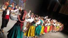 Festival de Indumentaria Tradicional en el teatro Ramos Carrión