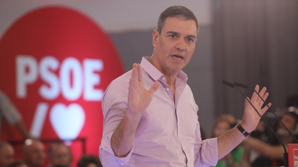 Pedro Sánchez, este martes, en un acto con dirigentes y militantes del PSOE en Málaga.