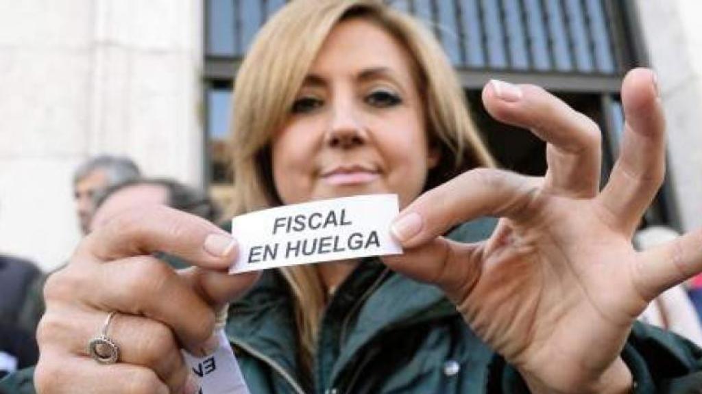 Una fiscal de la Audiencia Provincial de Valladolid, durante una jornada de huelga en 2018.
