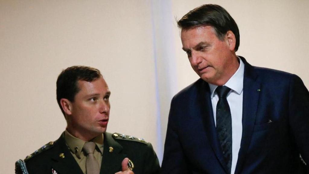 Mauro Cid y Jair Bolsonaro.