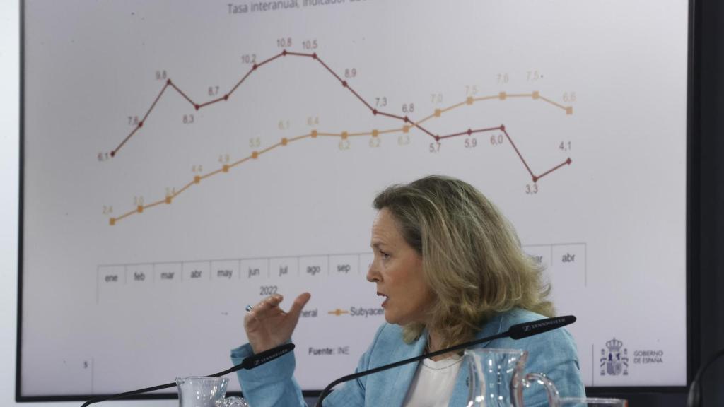 Nadia Calviño, vicepresidenta primera del Gobierno, durante la rueda de prensa posterior al Consejo de Ministros de este martes.