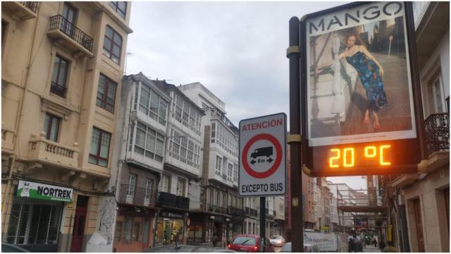 Termómetro en la calle San Andrés de A Coruña a primera hora de este miércoles.