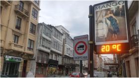 Termómetro en la calle San Andrés de A Coruña a primera hora de este miércoles.