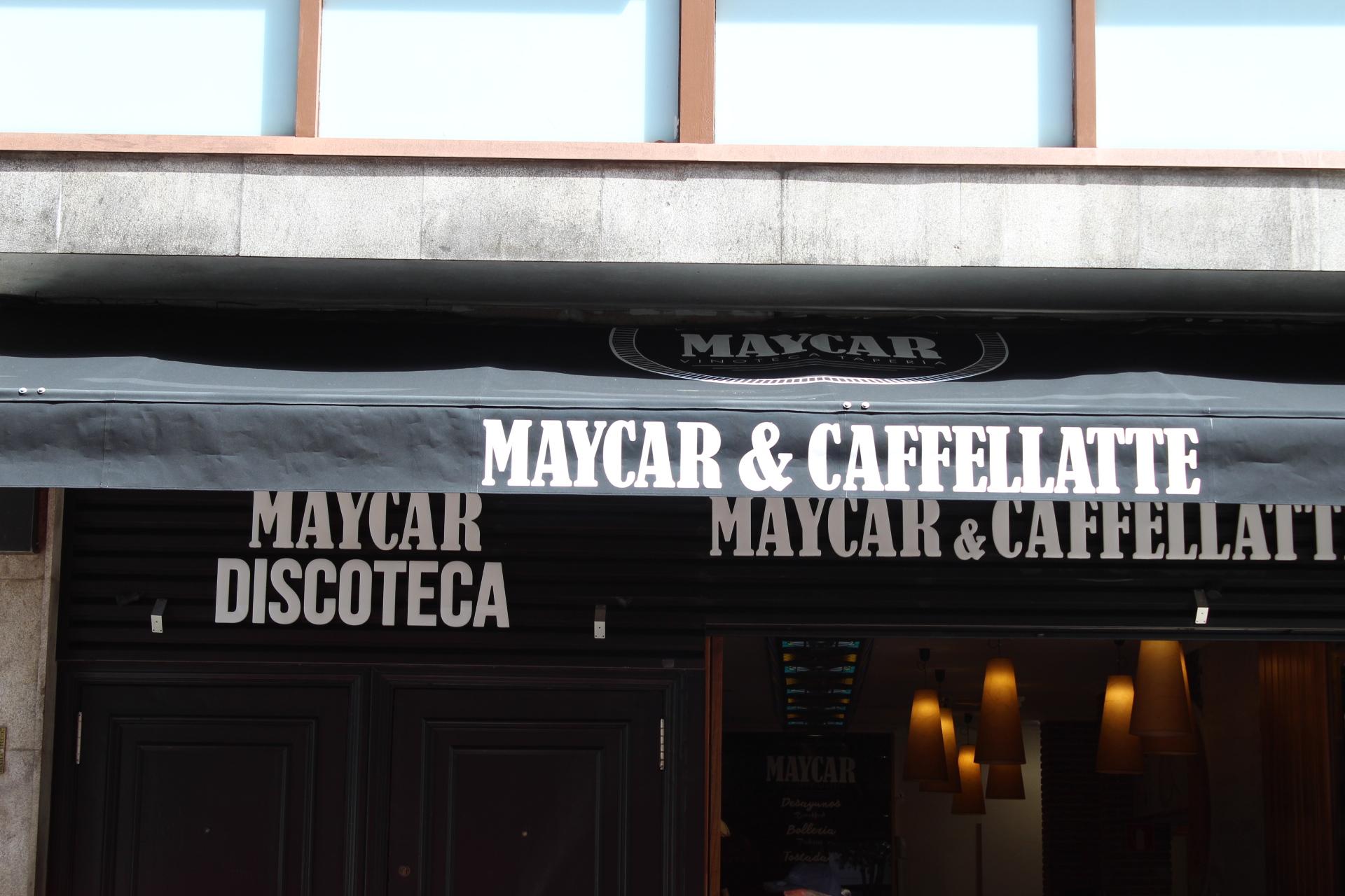 Entrada de la discoteca Maycar, en Santiago