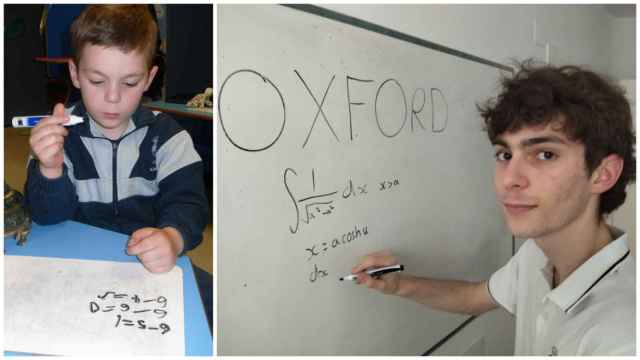 Una foto de Bruno Mompeán, de niño, resolviendo un problema, junto a una imagen actual, en su habitación, haciendo operaciones de matemáticas en una pizarra.
