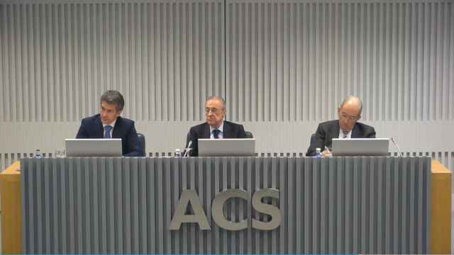 Juan Santamaría, CEO; Florentino Pérez, presidente ejecutivo, y Ángel García Altozano, director general corporativo.