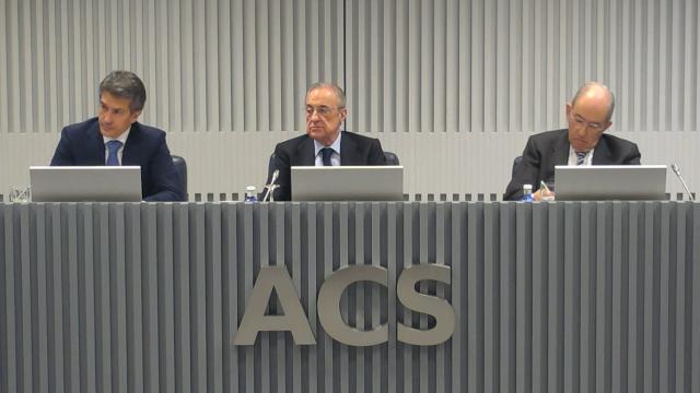 Juan Santamaría, CEO; Florentino Pérez, presidente ejecutivo, y Ángel García Altozano, director general corporativo.