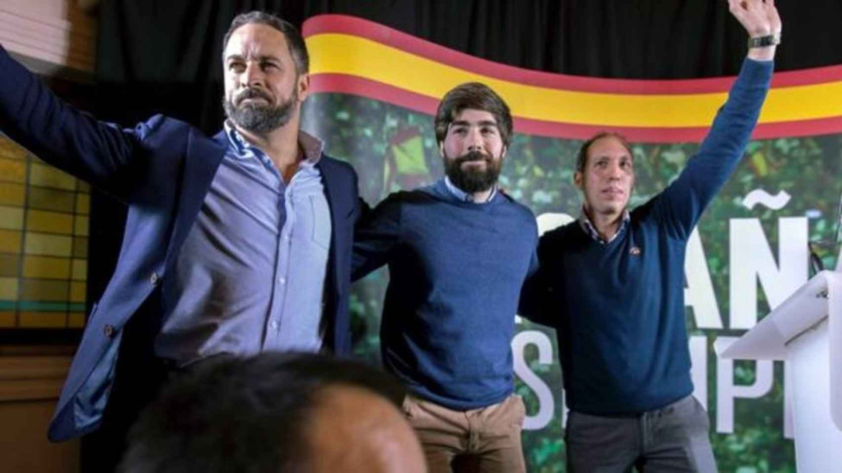 De izquierda a derecha: Santiago Abascal, Manuel Mariscal y Daniel Arias.