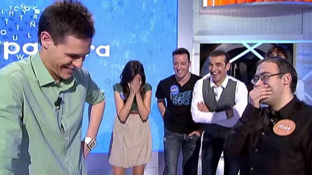 Christian Gálvez y el resto de los integrantes de Pasapalabra después de ganar el bote.