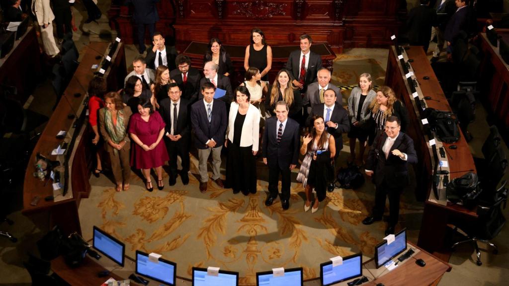 La comisión de expertos da el pistoletazo de salida al proceso constituyente, el pasado marzo.