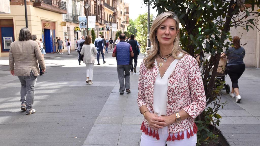 La candidata de Vox a la Alcaldía de Valladolid, Irene Carvajal, durante la entrevista.