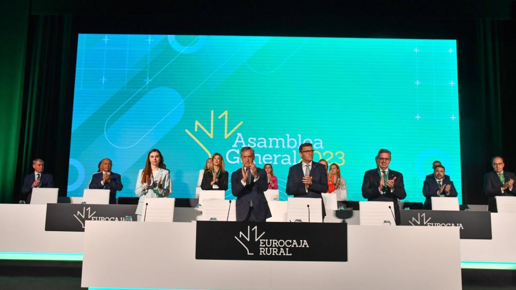 El Consejo Rector de Eurocaja Rural durante la Asamblea General de la entidad financiera.