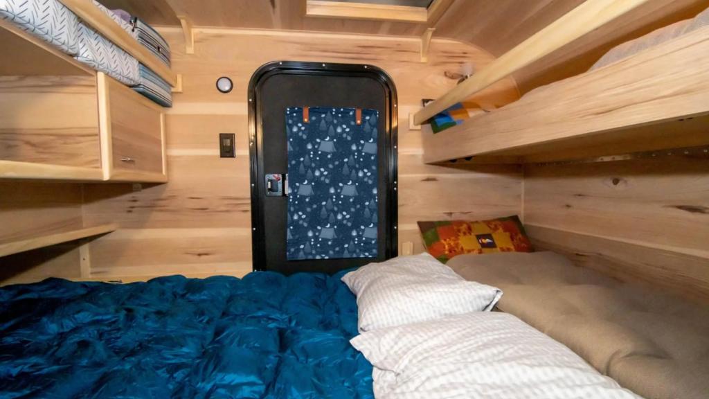 El interior del remolque.