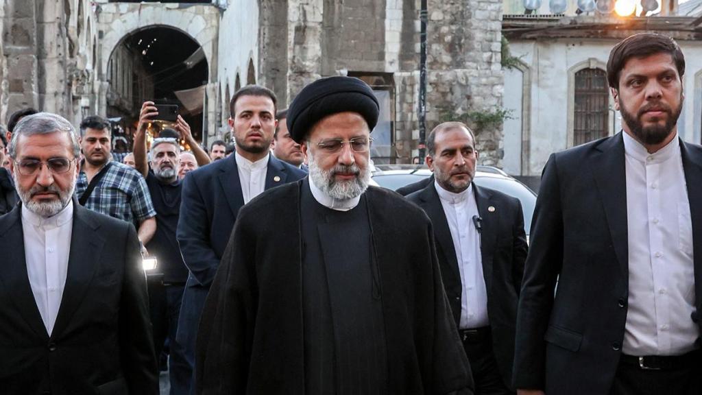 El presidente iraní, Ebrahim Raisi, visita la histórica mezquita omeya de Damasco este viernes